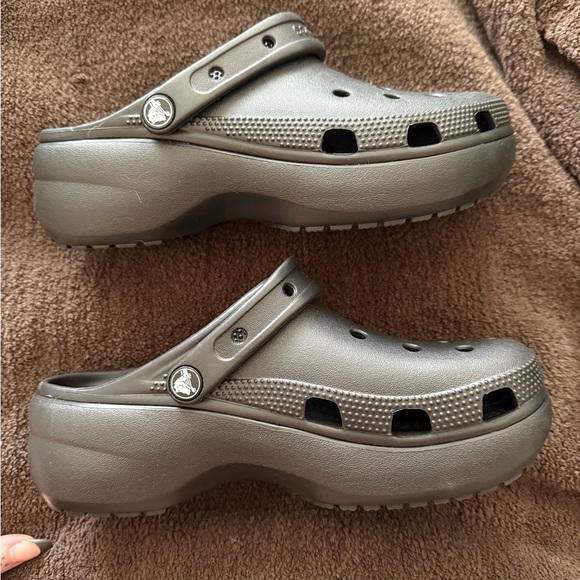 Classic Platform Crocs size 8 - Picture 4 of 5